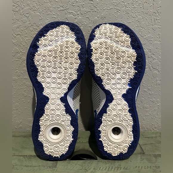 Nike Women’s PG4 - Size 9 - Picture 4 of 6